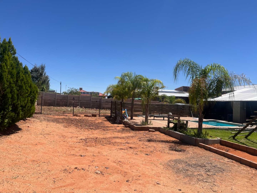 4 Bedroom Property for Sale in Keidebees Northern Cape
